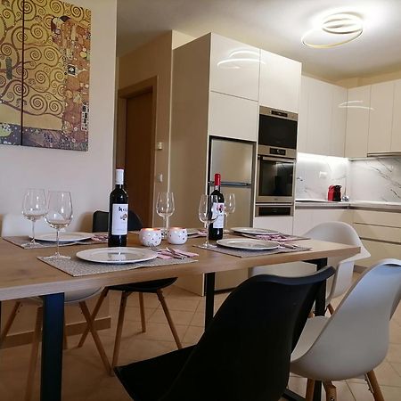 Bella Casa Daire Néa Péramos Dış mekan fotoğraf